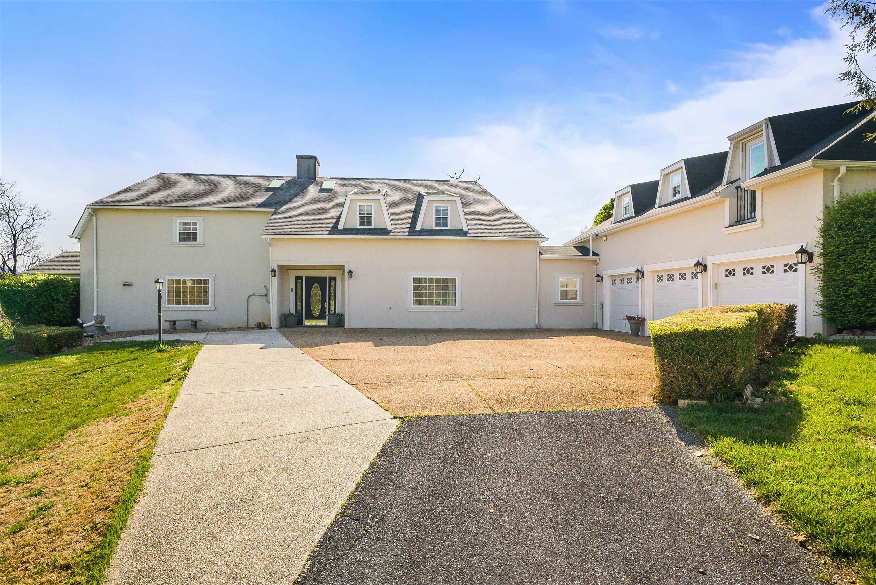 1335 COURTNEY LN, ELKTON, Virginia 22827, 6 Bedrooms Bedrooms, ,4 BathroomsBathrooms,Residential,1335 COURTNEY LN,675776 MLS # 675776