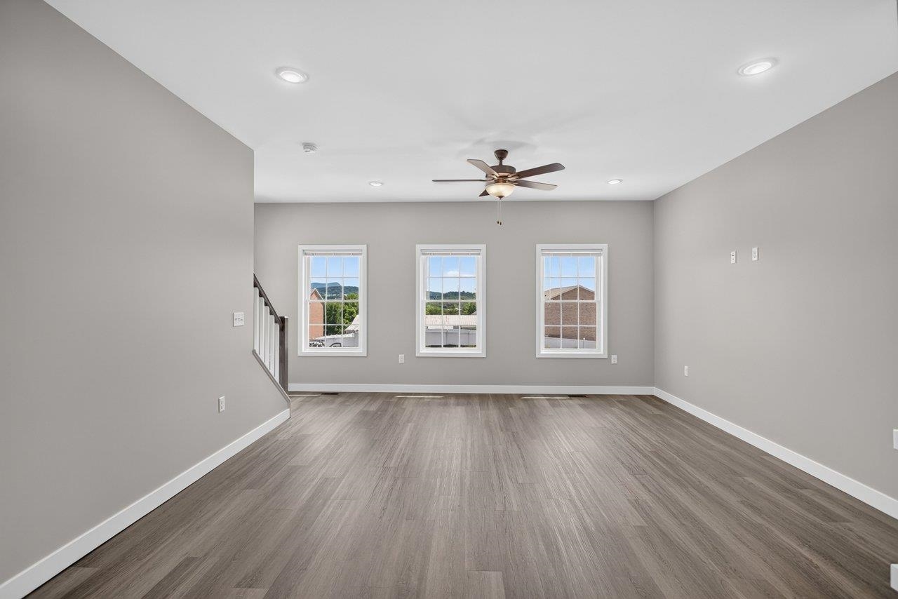 105 WILLOWSTONE CT, HARRISONBURG, Virginia 22801, 2 Bedrooms Bedrooms, ,2 BathroomsBathrooms,Residential,Pleasant Hill Townhomes,105 WILLOWSTONE CT,675778 MLS # 675778