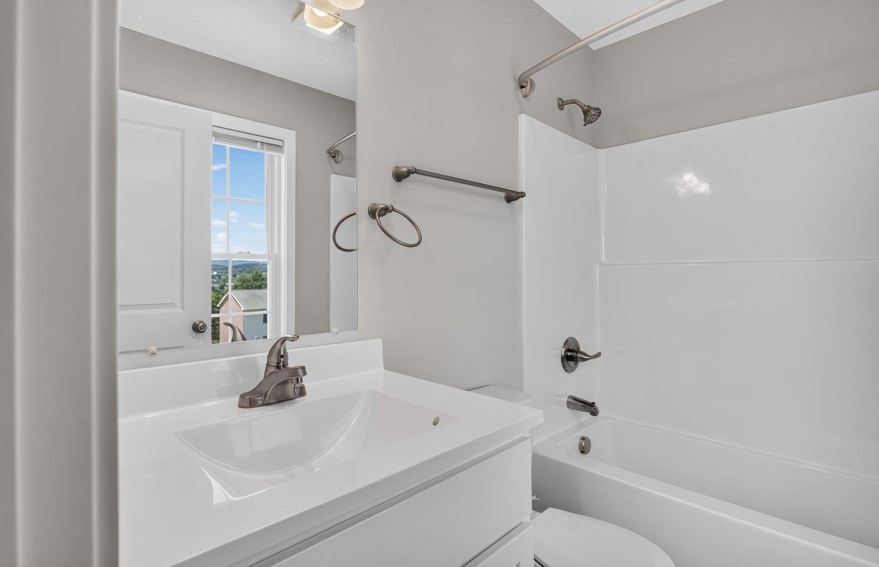 105 WILLOWSTONE CT, HARRISONBURG, Virginia 22801, 2 Bedrooms Bedrooms, ,2 BathroomsBathrooms,Residential,Pleasant Hill Townhomes,105 WILLOWSTONE CT,675778 MLS # 675778