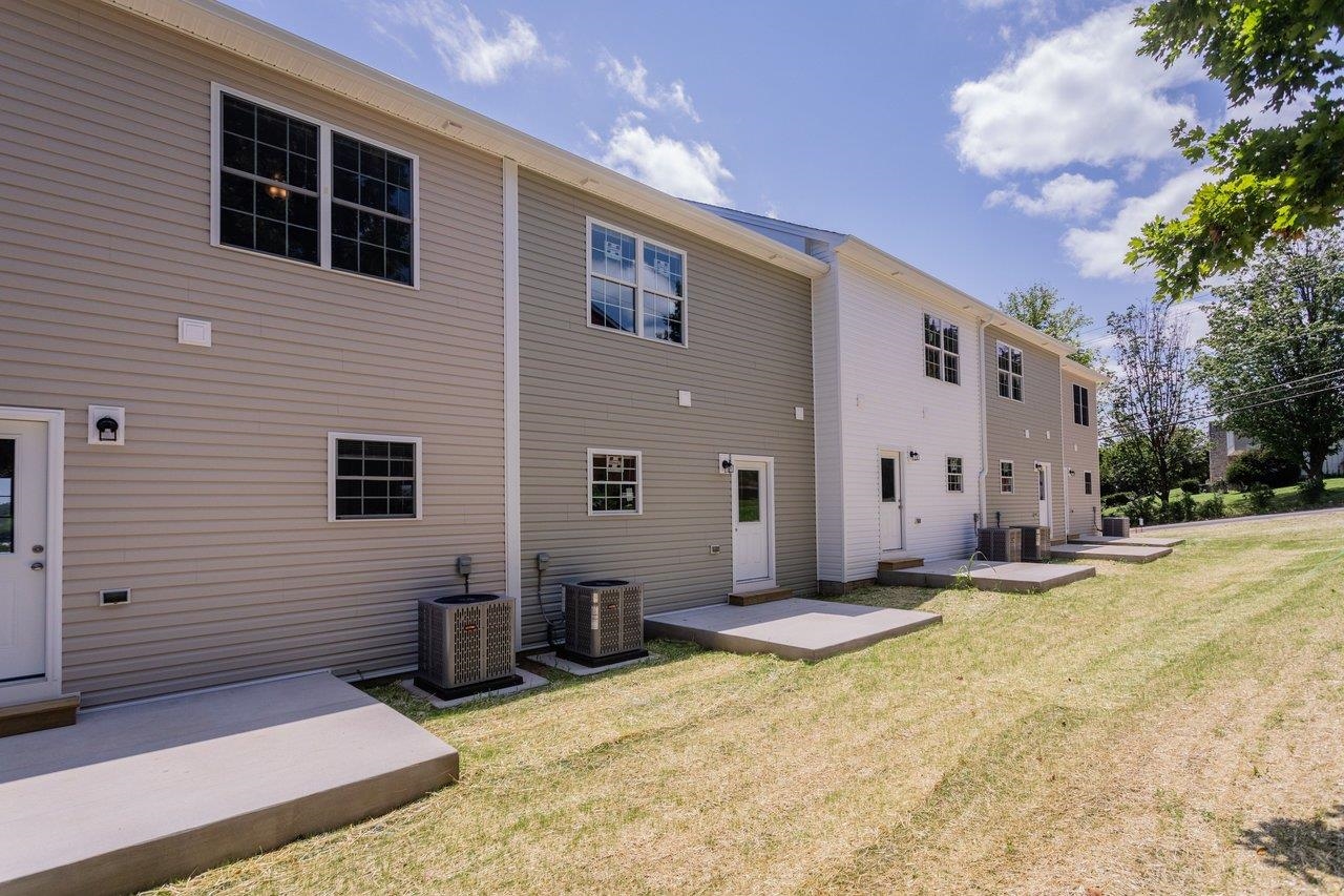 105 WILLOWSTONE CT, HARRISONBURG, Virginia 22801, 2 Bedrooms Bedrooms, ,2 BathroomsBathrooms,Residential,Pleasant Hill Townhomes,105 WILLOWSTONE CT,675778 MLS # 675778