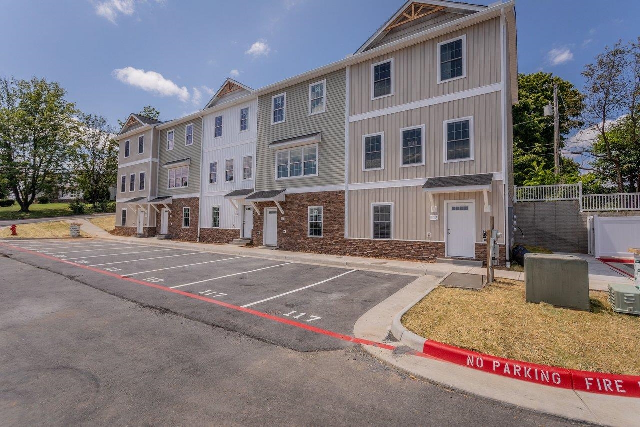 105 WILLOWSTONE CT, HARRISONBURG, Virginia 22801, 2 Bedrooms Bedrooms, ,2 BathroomsBathrooms,Residential,Pleasant Hill Townhomes,105 WILLOWSTONE CT,675778 MLS # 675778