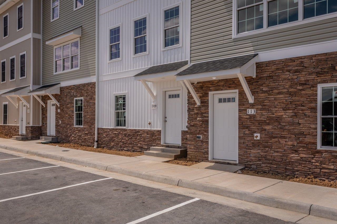 105 WILLOWSTONE CT, HARRISONBURG, Virginia 22801, 2 Bedrooms Bedrooms, ,2 BathroomsBathrooms,Residential,Pleasant Hill Townhomes,105 WILLOWSTONE CT,675778 MLS # 675778