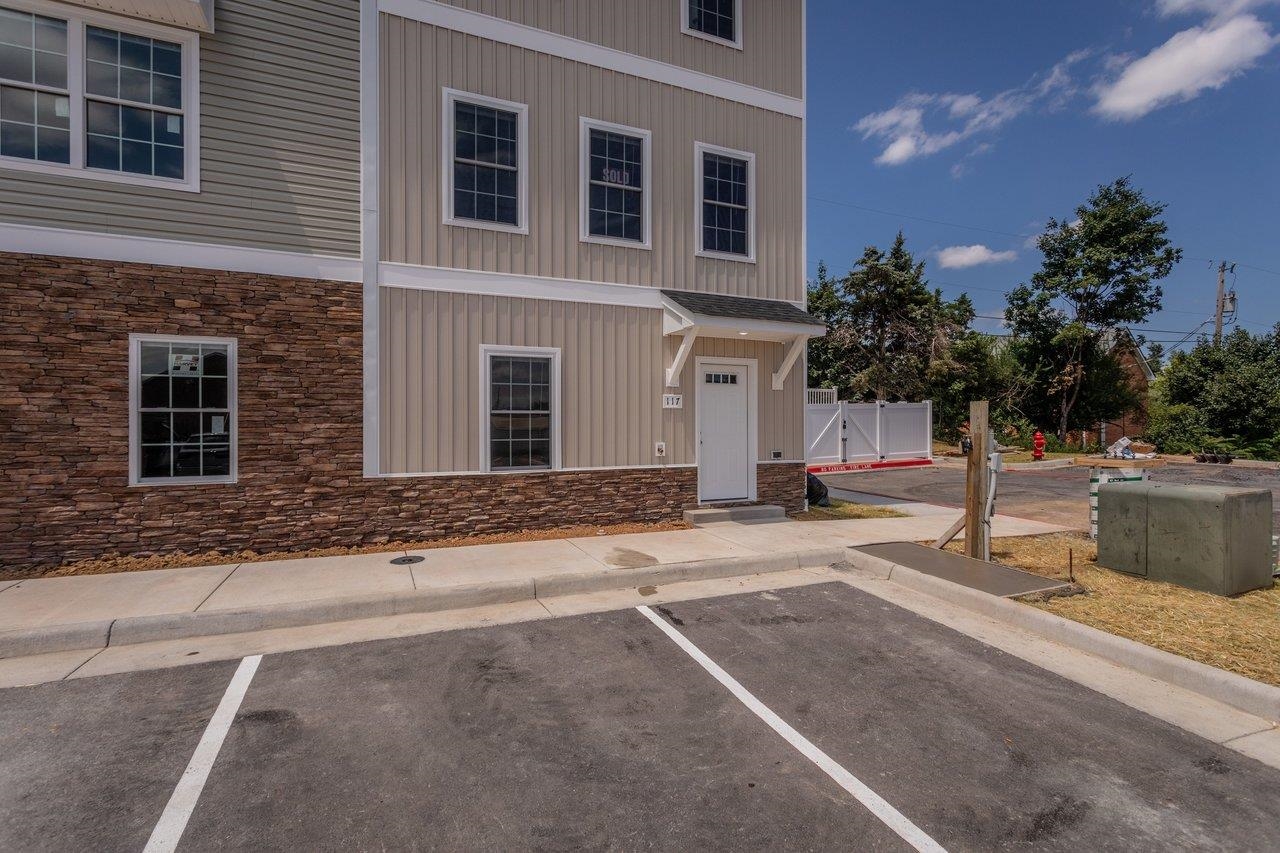 105 WILLOWSTONE CT, HARRISONBURG, Virginia 22801, 2 Bedrooms Bedrooms, ,2 BathroomsBathrooms,Residential,Pleasant Hill Townhomes,105 WILLOWSTONE CT,675778 MLS # 675778