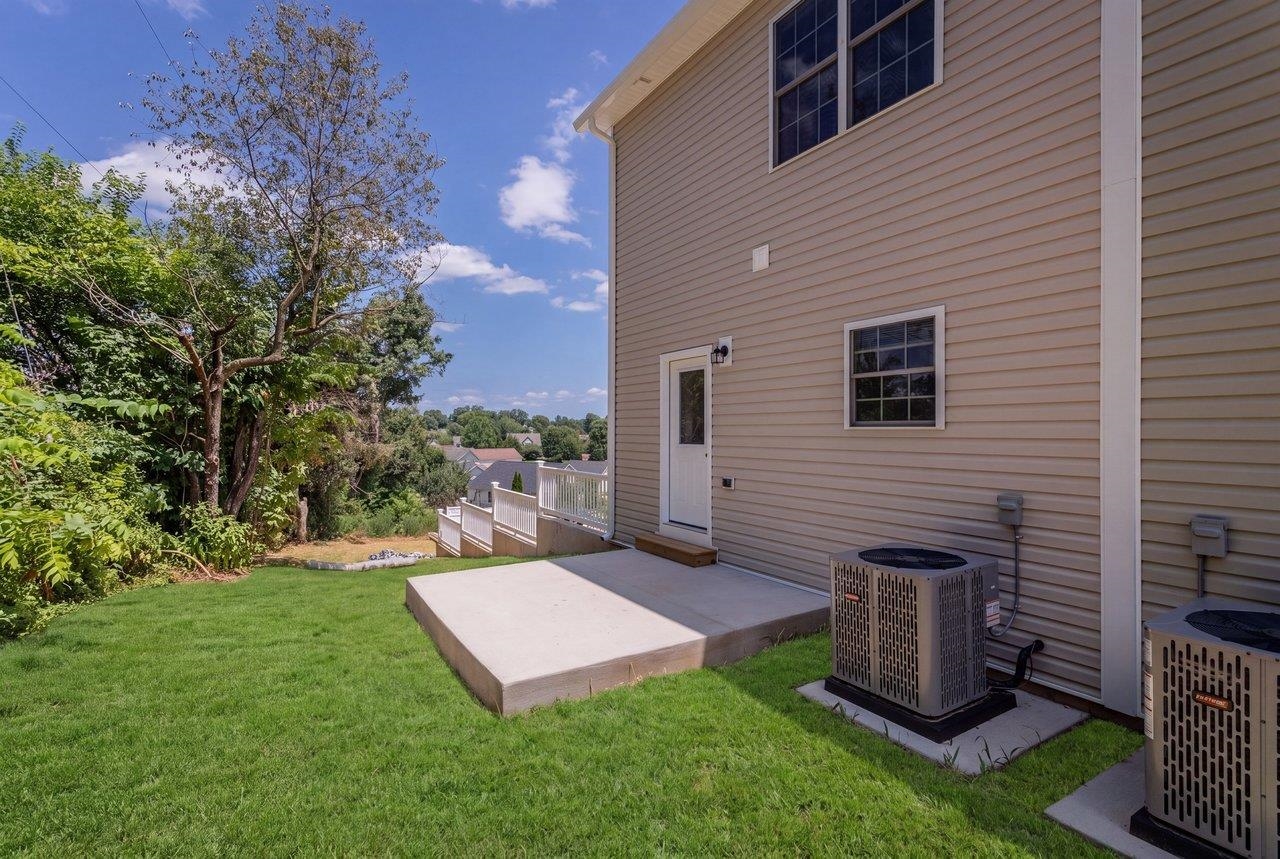 105 WILLOWSTONE CT, HARRISONBURG, Virginia 22801, 2 Bedrooms Bedrooms, ,2 BathroomsBathrooms,Residential,Pleasant Hill Townhomes,105 WILLOWSTONE CT,675778 MLS # 675778