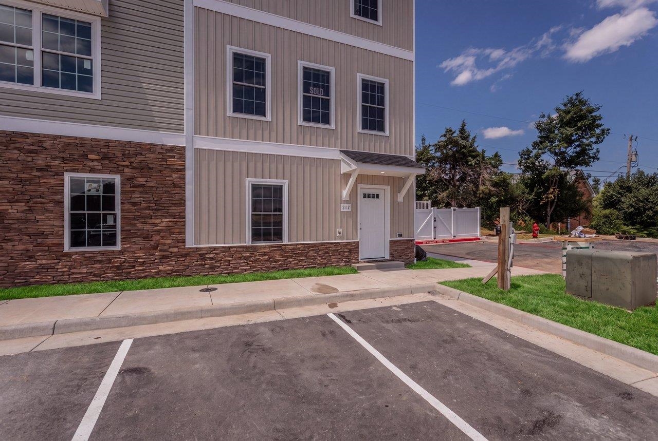 105 WILLOWSTONE CT, HARRISONBURG, Virginia 22801, 2 Bedrooms Bedrooms, ,2 BathroomsBathrooms,Residential,Pleasant Hill Townhomes,105 WILLOWSTONE CT,675778 MLS # 675778