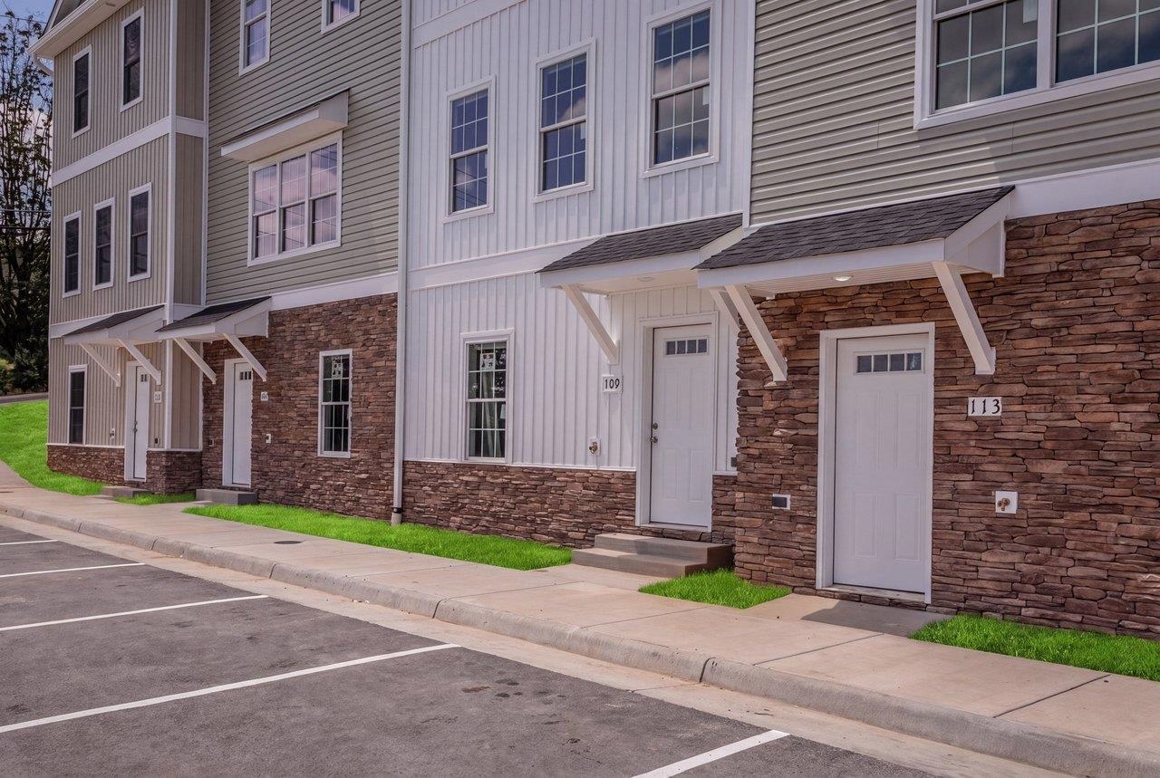 105 WILLOWSTONE CT, HARRISONBURG, Virginia 22801, 2 Bedrooms Bedrooms, ,2 BathroomsBathrooms,Residential,Pleasant Hill Townhomes,105 WILLOWSTONE CT,675778 MLS # 675778
