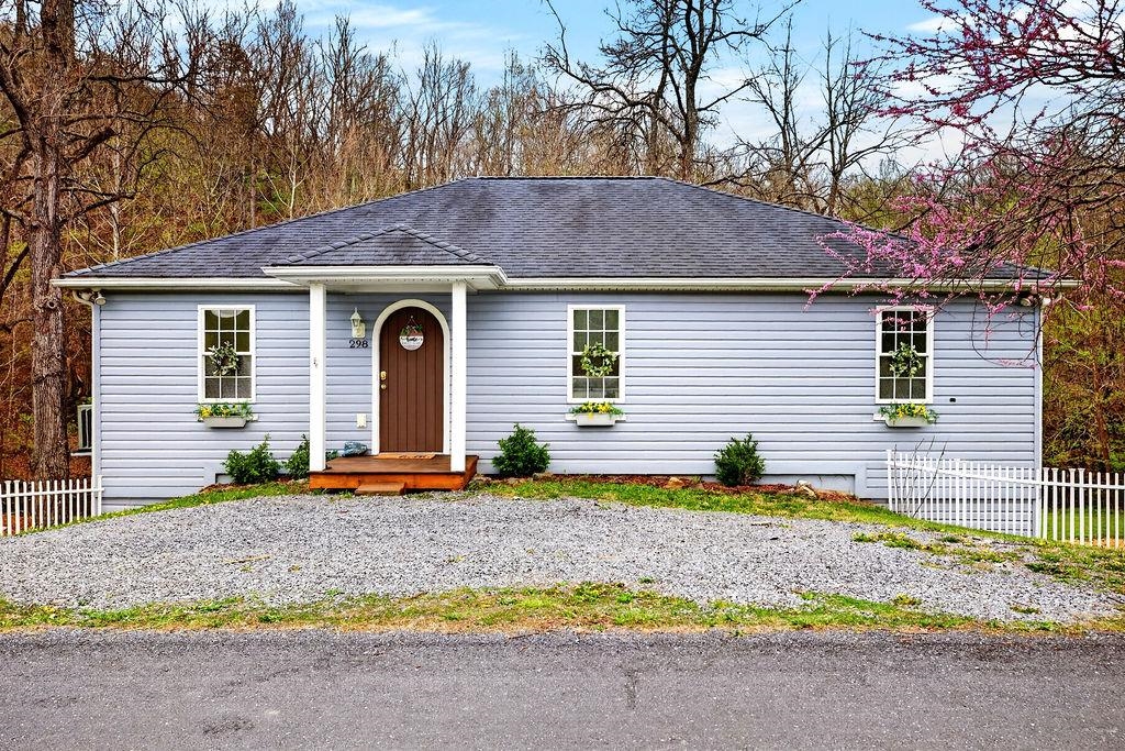 298 HUNDLEY DISTILLERY RD, CHURCHVILLE, Virginia 24421, 3 Bedrooms Bedrooms, ,2 BathroomsBathrooms,Residential,298 HUNDLEY DISTILLERY RD,675780 MLS # 675780