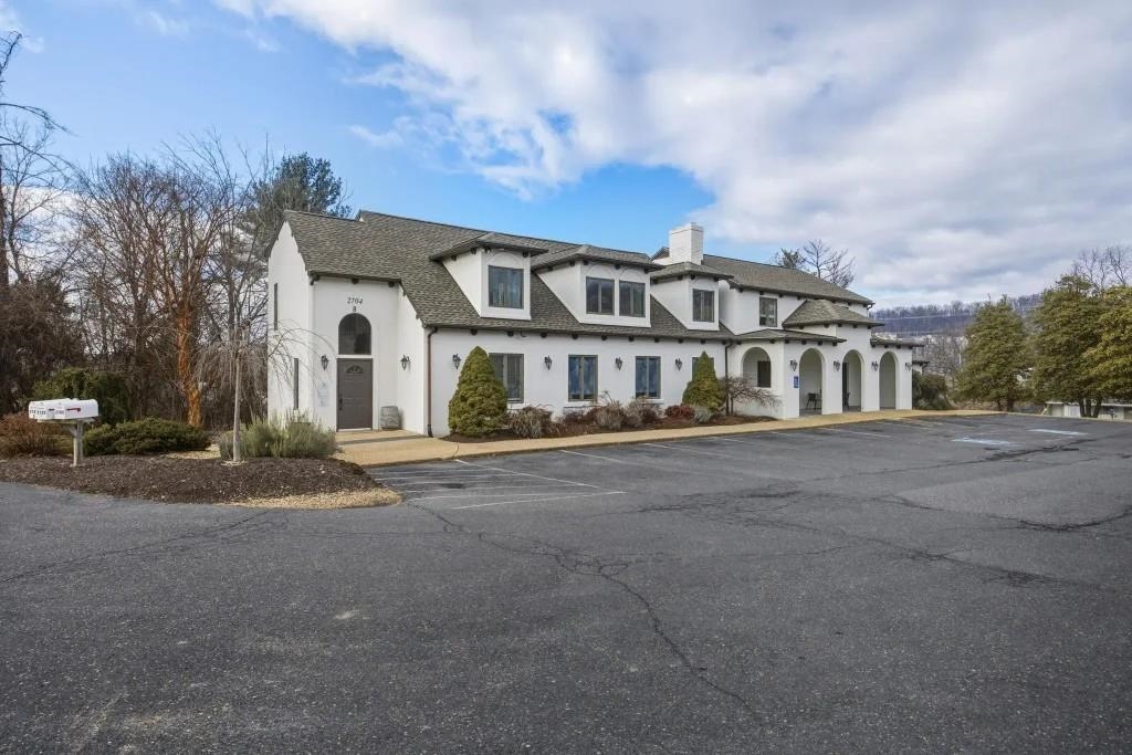 2704 SPOTSWOOD TRL, ROCKINGHAM, Virginia 22801, ,Commercial,2704 SPOTSWOOD TRL,675800 MLS # 675800