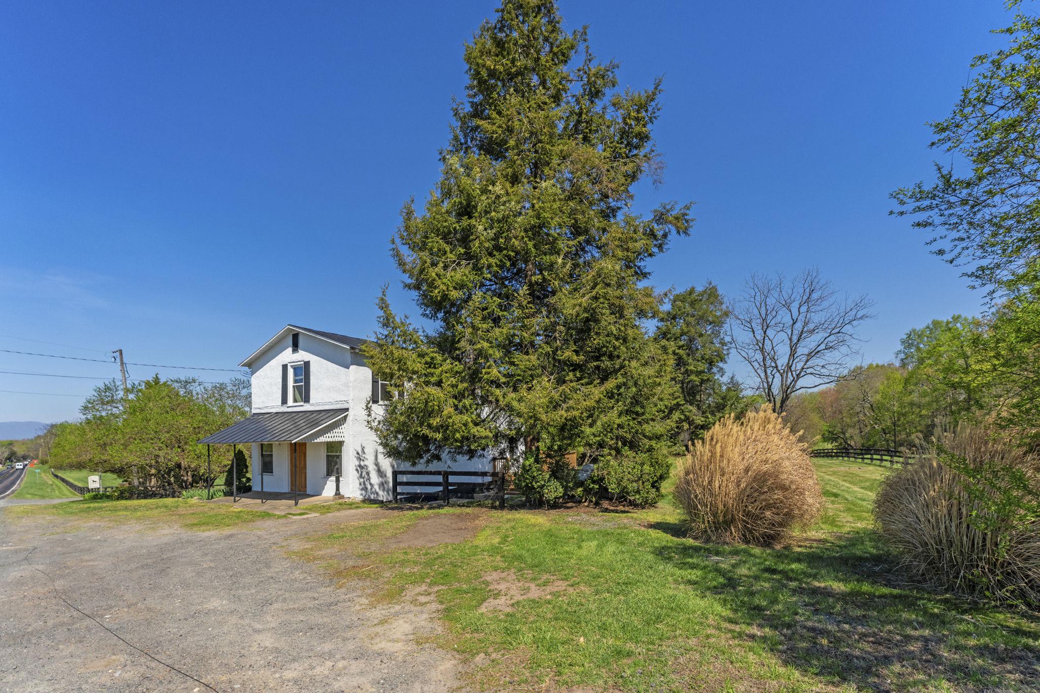 9529 SPERRYVILLE PIKE, CULPEPER, Virginia 22701, 4 Bedrooms Bedrooms, ,2 BathroomsBathrooms,Residential,9529 SPERRYVILLE PIKE,VACU2012820 MLS # VACU2012820