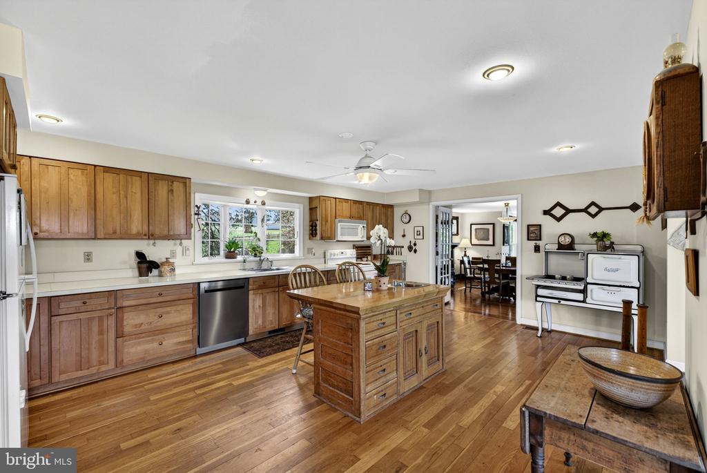 9529 SPERRYVILLE PIKE, CULPEPER, Virginia 22701, 4 Bedrooms Bedrooms, ,2 BathroomsBathrooms,Residential,9529 SPERRYVILLE PIKE,VACU2012820 MLS # VACU2012820