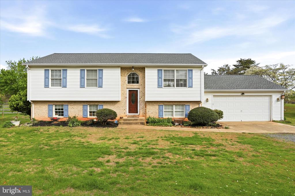 8117 BAILEY RD, WARRENTON, Virginia 20186, 4 Bedrooms Bedrooms, ,3 BathroomsBathrooms,Residential,8117 BAILEY RD,VAFQ2021550 MLS # VAFQ2021550