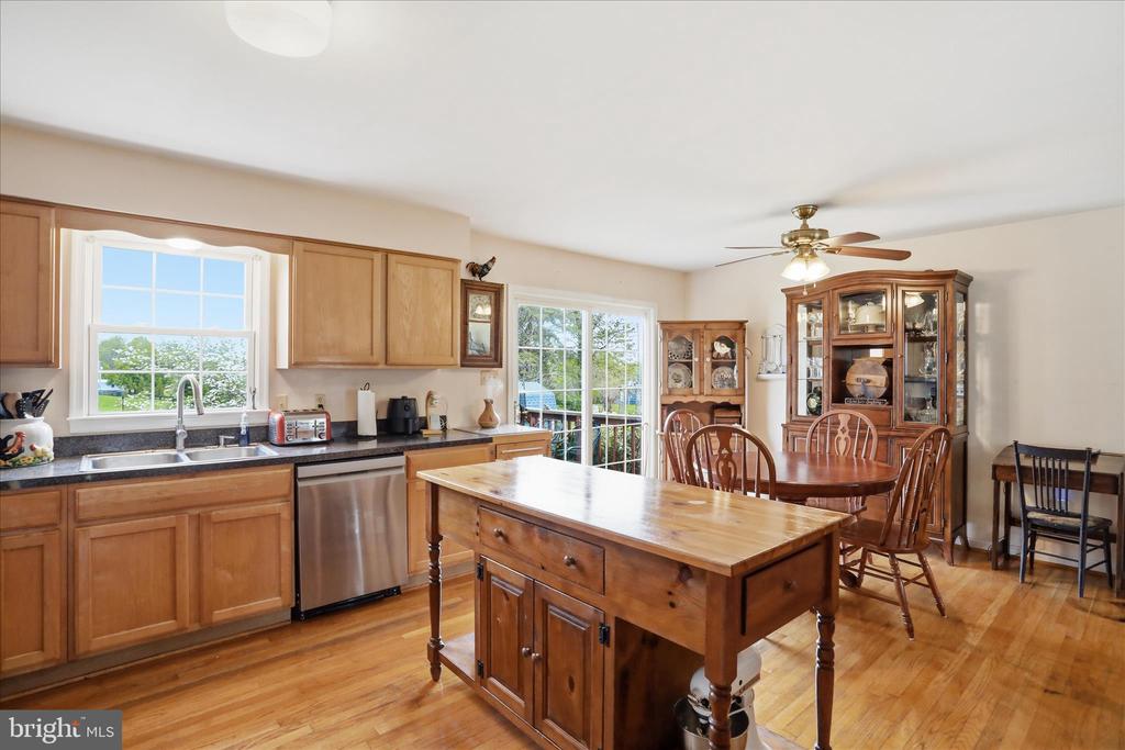 8117 BAILEY RD, WARRENTON, Virginia 20186, 4 Bedrooms Bedrooms, ,3 BathroomsBathrooms,Residential,8117 BAILEY RD,VAFQ2021550 MLS # VAFQ2021550