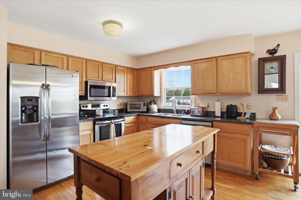 8117 BAILEY RD, WARRENTON, Virginia 20186, 4 Bedrooms Bedrooms, ,3 BathroomsBathrooms,Residential,8117 BAILEY RD,VAFQ2021550 MLS # VAFQ2021550