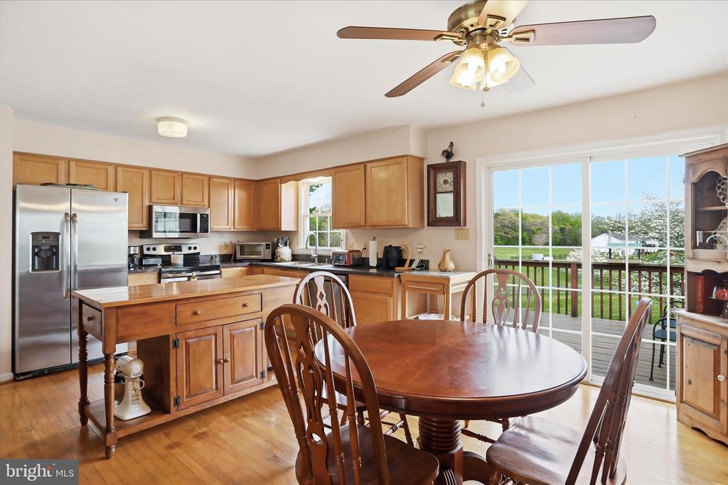 8117 BAILEY RD, WARRENTON, Virginia 20186, 4 Bedrooms Bedrooms, ,3 BathroomsBathrooms,Residential,8117 BAILEY RD,VAFQ2021550 MLS # VAFQ2021550