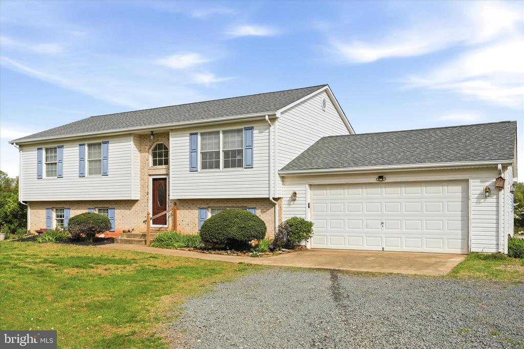 8117 BAILEY RD, WARRENTON, Virginia 20186, 4 Bedrooms Bedrooms, ,3 BathroomsBathrooms,Residential,8117 BAILEY RD,VAFQ2021550 MLS # VAFQ2021550