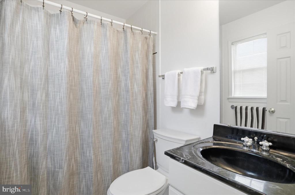 8117 BAILEY RD, WARRENTON, Virginia 20186, 4 Bedrooms Bedrooms, ,3 BathroomsBathrooms,Residential,8117 BAILEY RD,VAFQ2021550 MLS # VAFQ2021550