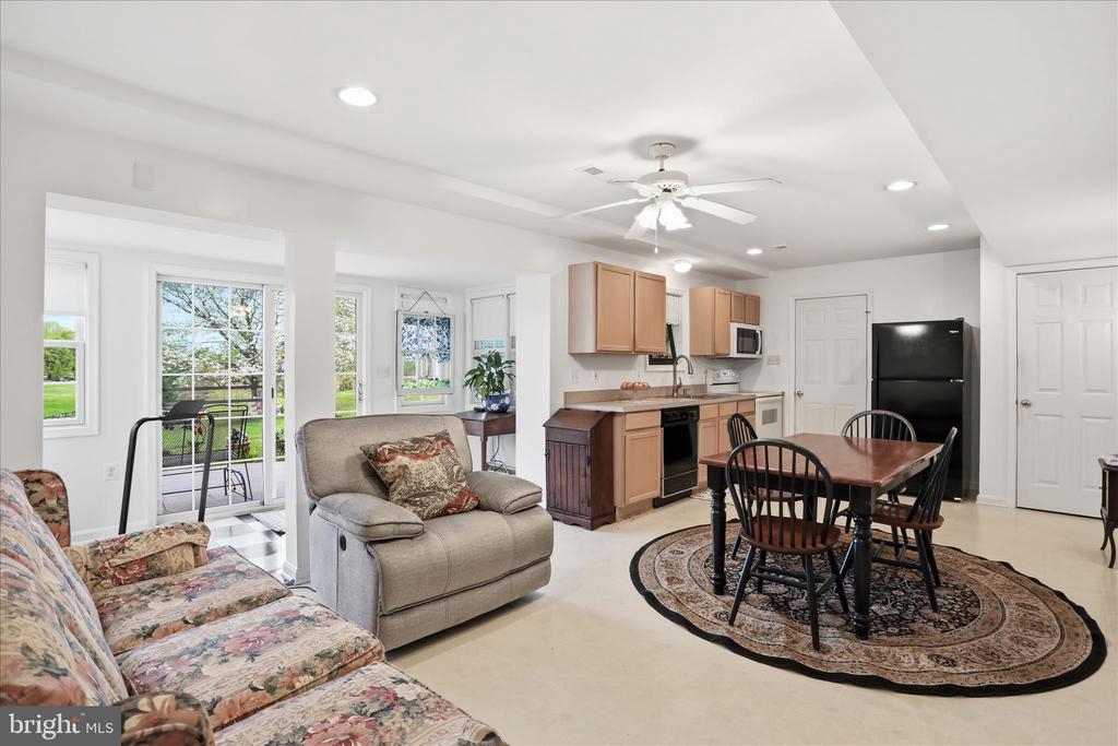 8117 BAILEY RD, WARRENTON, Virginia 20186, 4 Bedrooms Bedrooms, ,3 BathroomsBathrooms,Residential,8117 BAILEY RD,VAFQ2021550 MLS # VAFQ2021550