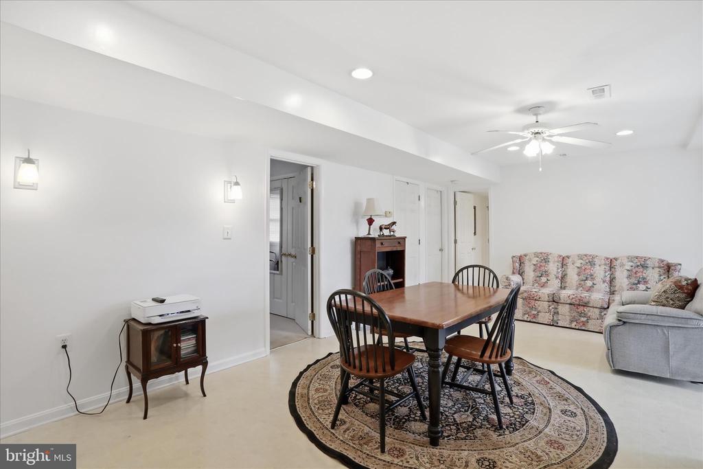 8117 BAILEY RD, WARRENTON, Virginia 20186, 4 Bedrooms Bedrooms, ,3 BathroomsBathrooms,Residential,8117 BAILEY RD,VAFQ2021550 MLS # VAFQ2021550