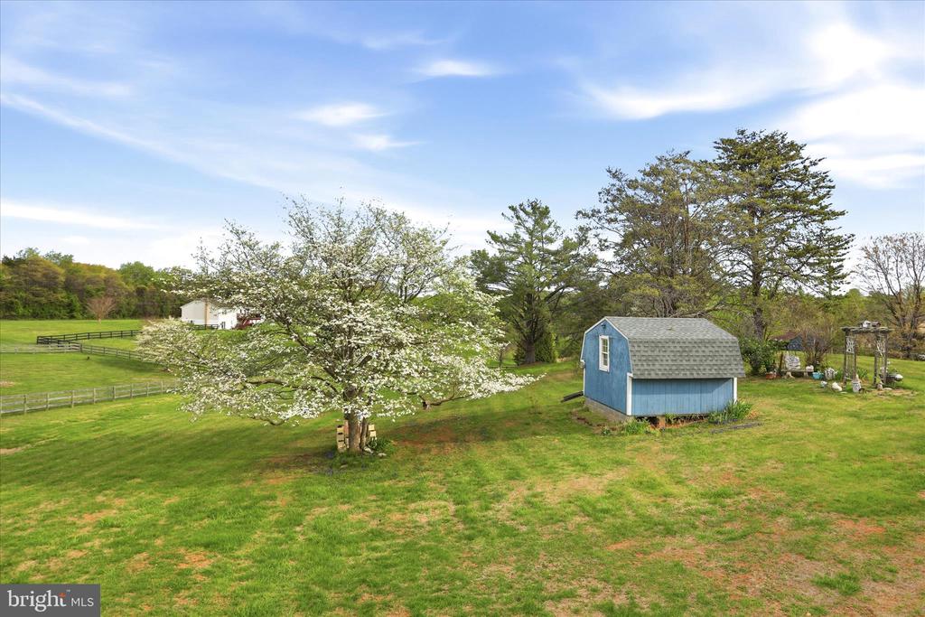 8117 BAILEY RD, WARRENTON, Virginia 20186, 4 Bedrooms Bedrooms, ,3 BathroomsBathrooms,Residential,8117 BAILEY RD,VAFQ2021550 MLS # VAFQ2021550