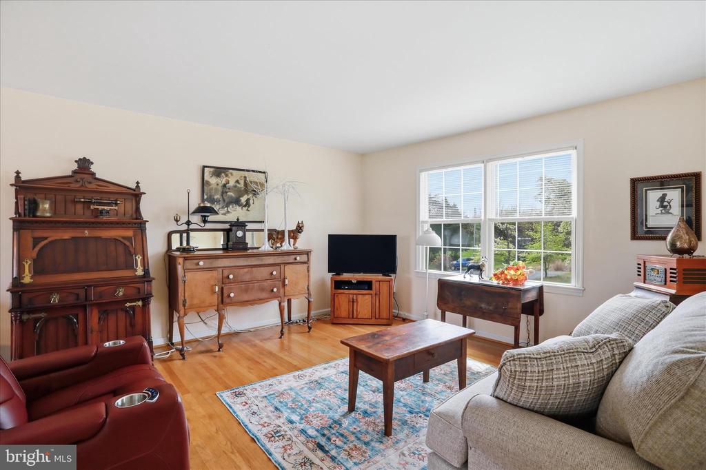 8117 BAILEY RD, WARRENTON, Virginia 20186, 4 Bedrooms Bedrooms, ,3 BathroomsBathrooms,Residential,8117 BAILEY RD,VAFQ2021550 MLS # VAFQ2021550