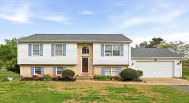 8117 BAILEY RD, WARRENTON, Virginia 20186, 4 Bedrooms Bedrooms, ,3 BathroomsBathrooms,Residential,8117 BAILEY RD,VAFQ2021550 MLS # VAFQ2021550