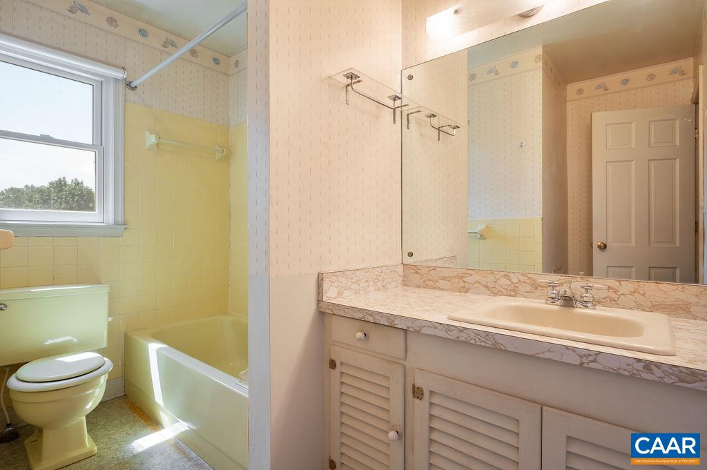 2608 NORTHFIELD RD, CHARLOTTESVILLE, Virginia 22901, 4 Bedrooms Bedrooms, ,3 BathroomsBathrooms,Residential,2608 NORTHFIELD RD,667433 MLS # 667433