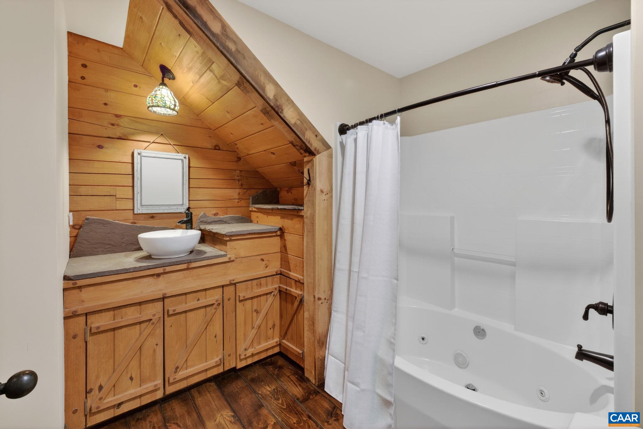 101 N GREENE ACRES RD, STANARDSVILLE, Virginia 22973, 2 Bedrooms Bedrooms, ,2 BathroomsBathrooms,Residential,101 N GREENE ACRES RD,675751 MLS # 675751