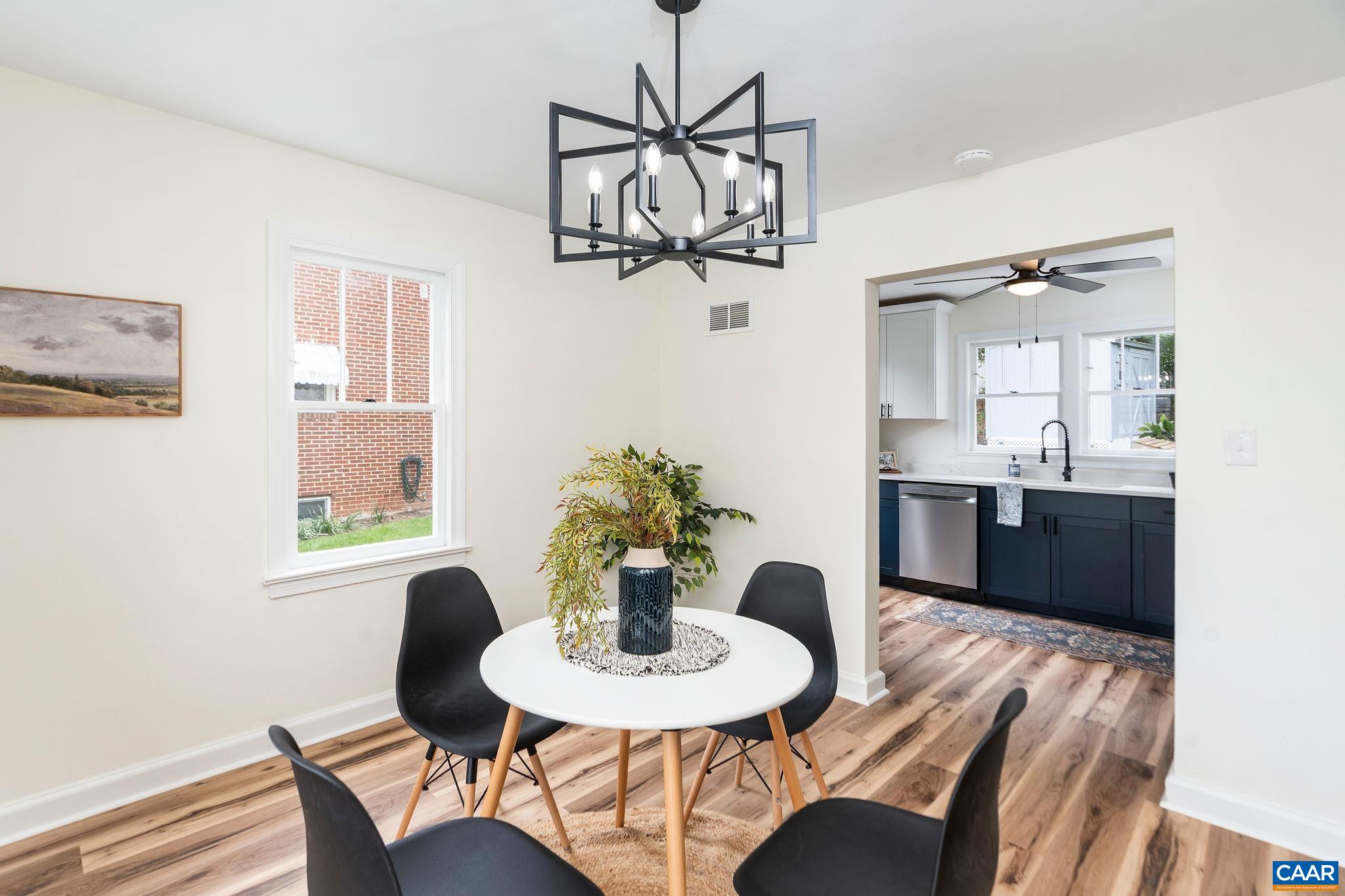 720 CHERRY HILL DR, STAUNTON, Virginia 24401, 3 Bedrooms Bedrooms, ,1 BathroomBathrooms,Residential,720 CHERRY HILL DR,675795 MLS # 675795