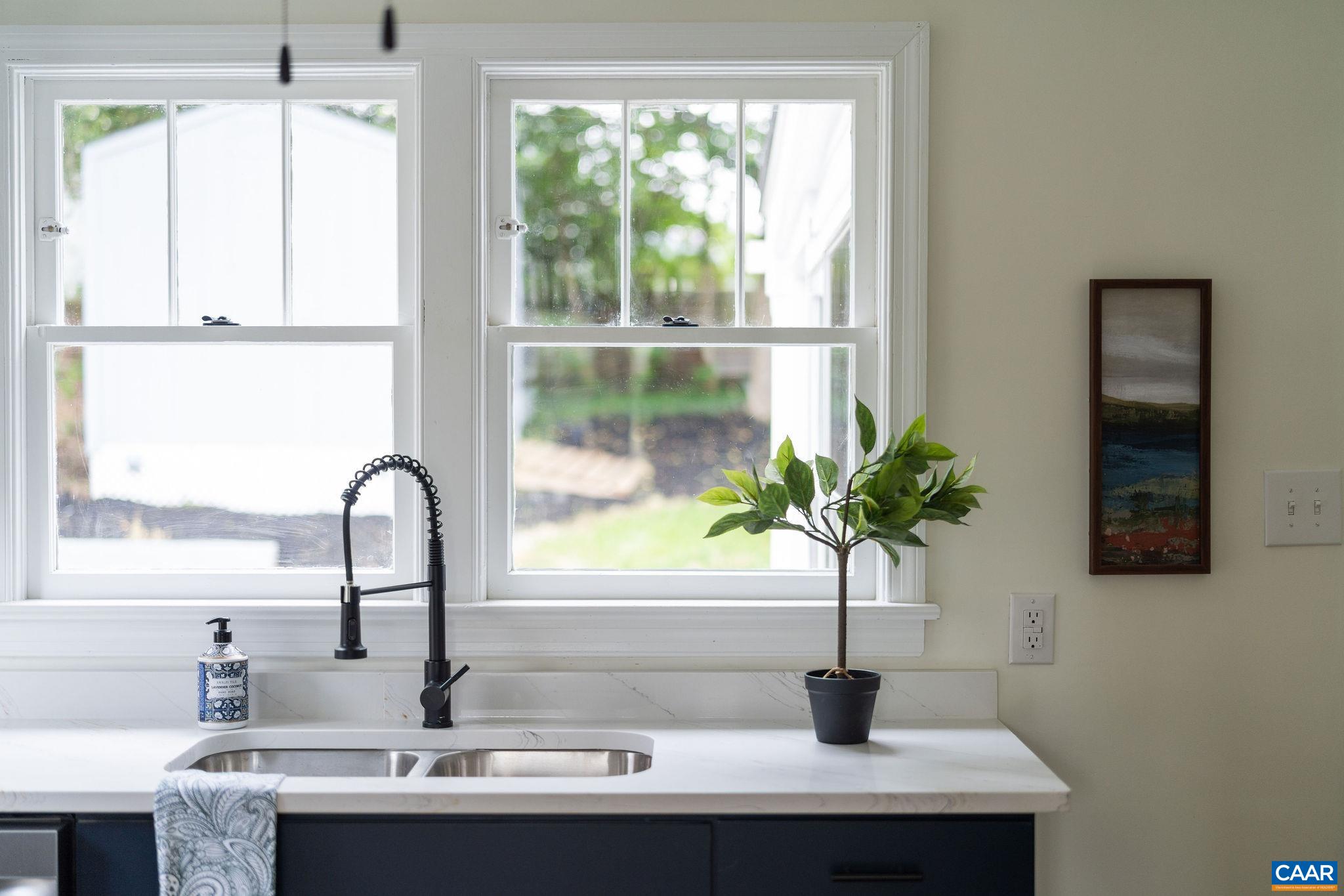 720 CHERRY HILL DR, STAUNTON, Virginia 24401, 3 Bedrooms Bedrooms, ,1 BathroomBathrooms,Residential,720 CHERRY HILL DR,675795 MLS # 675795