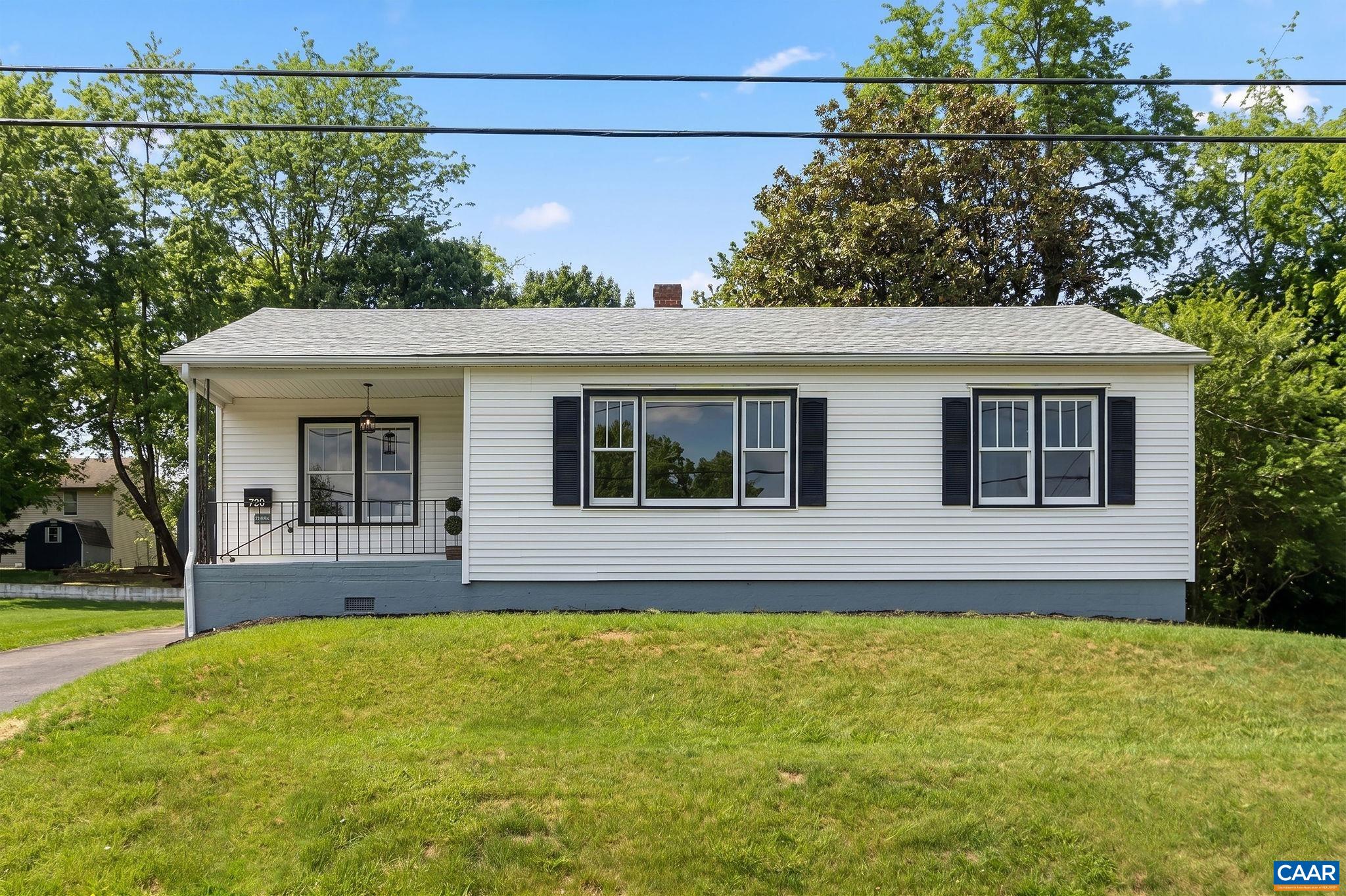 720 CHERRY HILL DR, STAUNTON, Virginia 24401, 3 Bedrooms Bedrooms, ,1 BathroomBathrooms,Residential,720 CHERRY HILL DR,675795 MLS # 675795