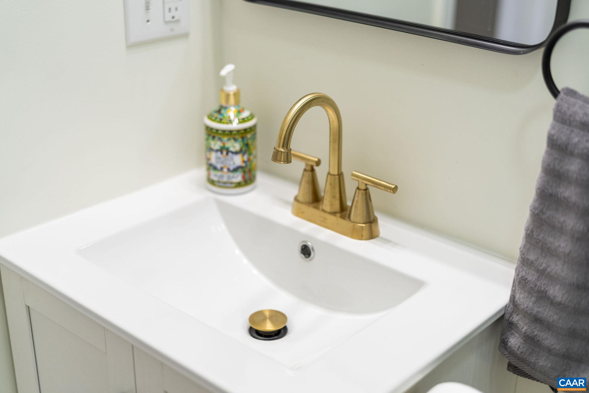 720 CHERRY HILL DR, STAUNTON, Virginia 24401, 3 Bedrooms Bedrooms, ,1 BathroomBathrooms,Residential,720 CHERRY HILL DR,675795 MLS # 675795