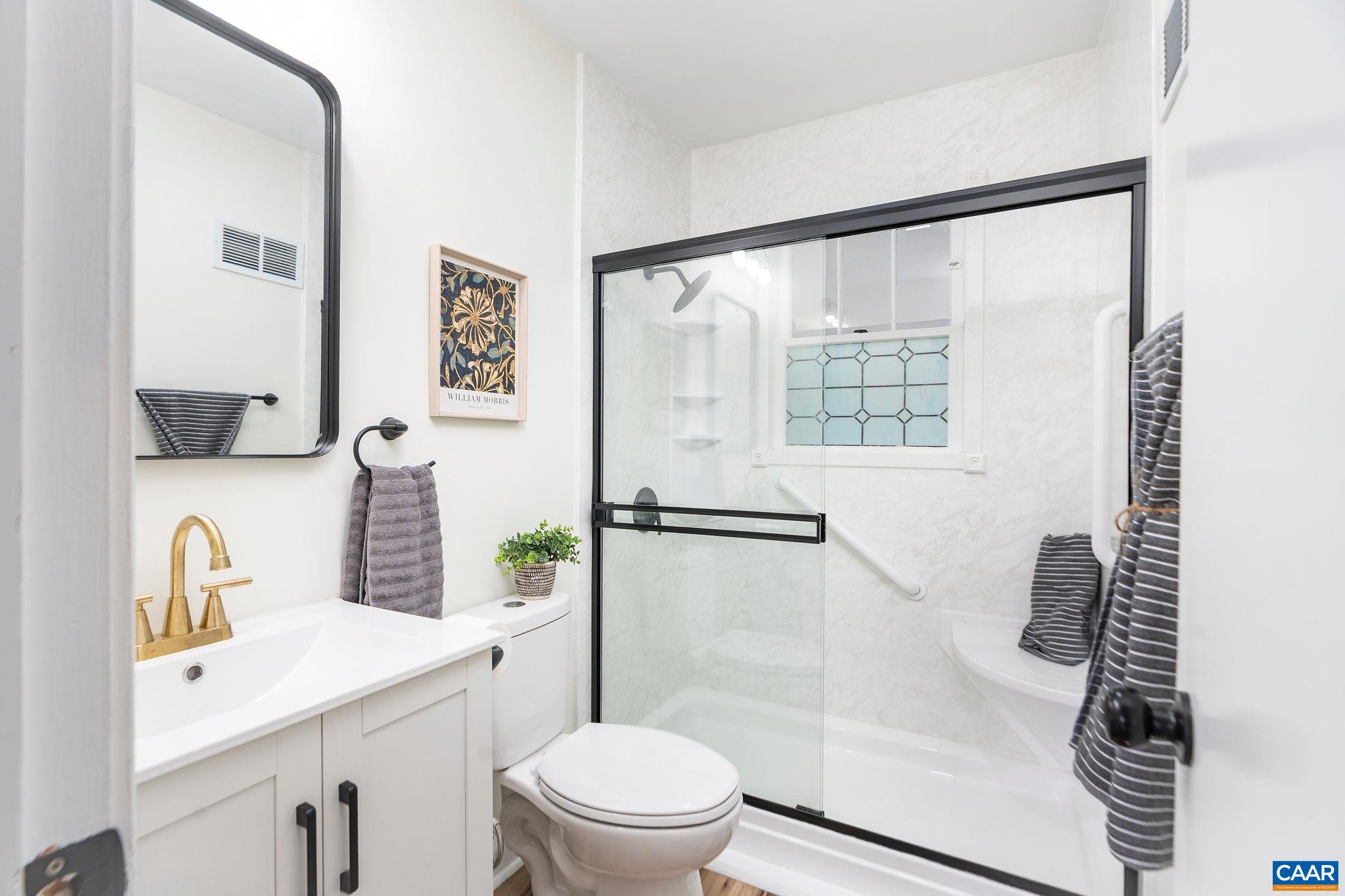 720 CHERRY HILL DR, STAUNTON, Virginia 24401, 3 Bedrooms Bedrooms, ,1 BathroomBathrooms,Residential,720 CHERRY HILL DR,675795 MLS # 675795