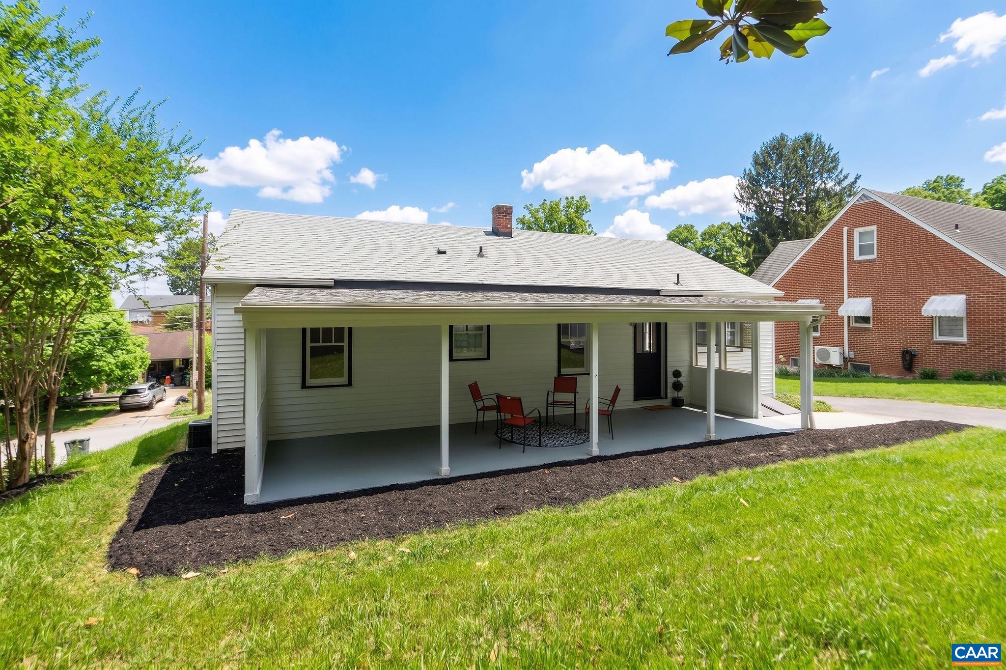 720 CHERRY HILL DR, STAUNTON, Virginia 24401, 3 Bedrooms Bedrooms, ,1 BathroomBathrooms,Residential,720 CHERRY HILL DR,675795 MLS # 675795