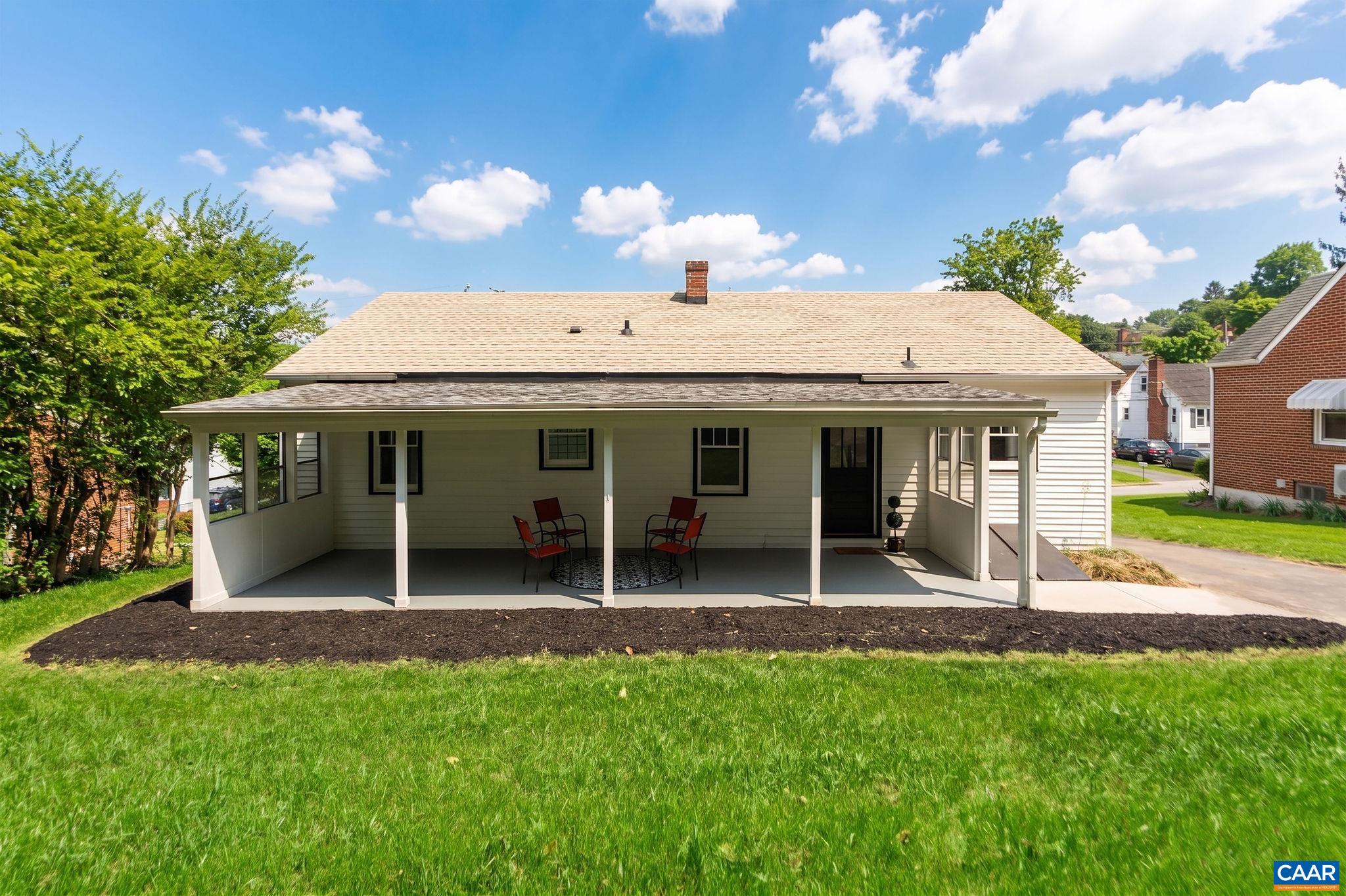 720 CHERRY HILL DR, STAUNTON, Virginia 24401, 3 Bedrooms Bedrooms, ,1 BathroomBathrooms,Residential,720 CHERRY HILL DR,675795 MLS # 675795