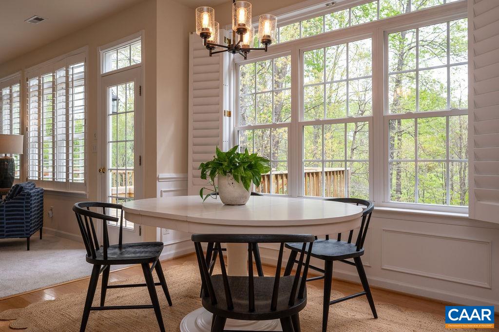 Bright Breakfast room