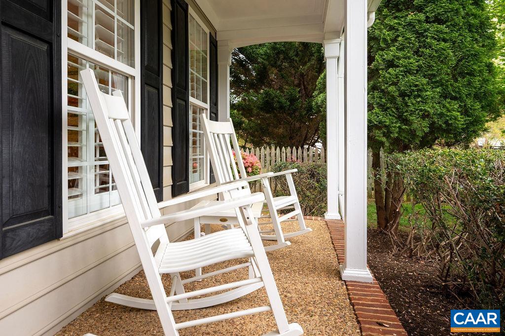 Lovely elevated views to the front