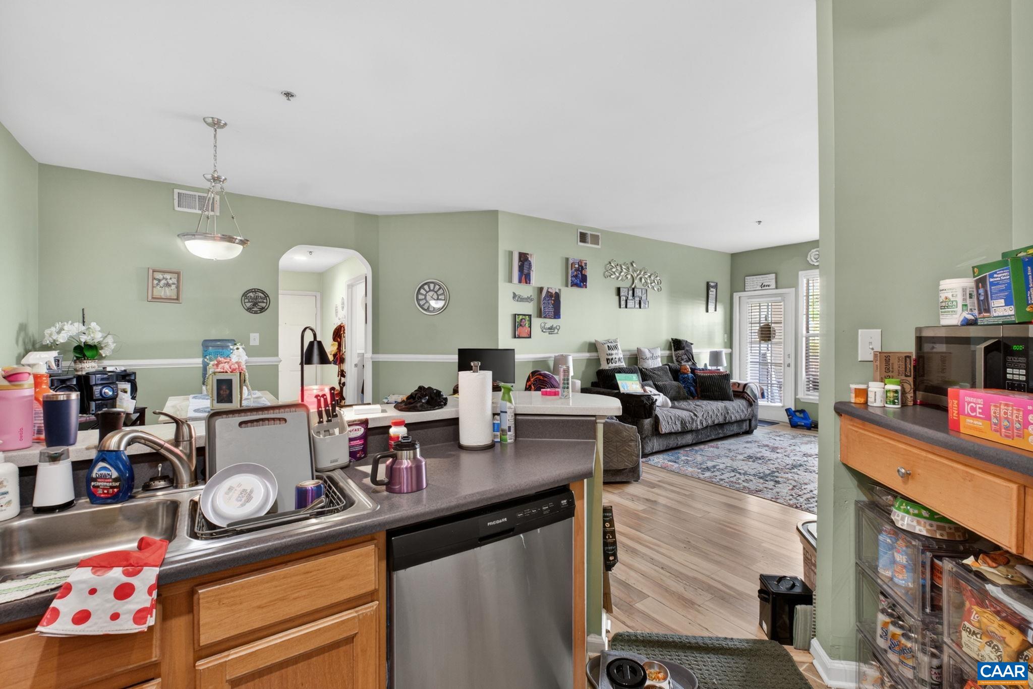 280 RIVERBEND DR, CHARLOTTESVILLE, Virginia 22911, 2 Bedrooms Bedrooms, ,2 BathroomsBathrooms,Residential,280 RIVERBEND DR,675801 MLS # 675801