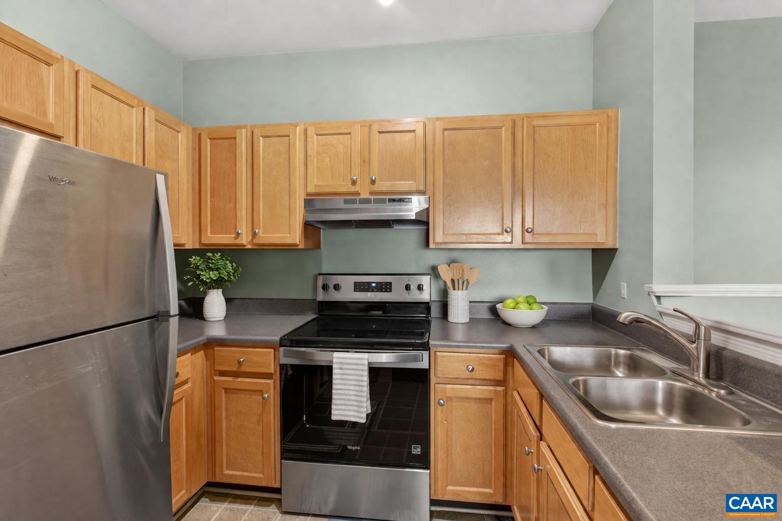 280 RIVERBEND DR, CHARLOTTESVILLE, Virginia 22911, 2 Bedrooms Bedrooms, ,2 BathroomsBathrooms,Residential,280 RIVERBEND DR,675801 MLS # 675801