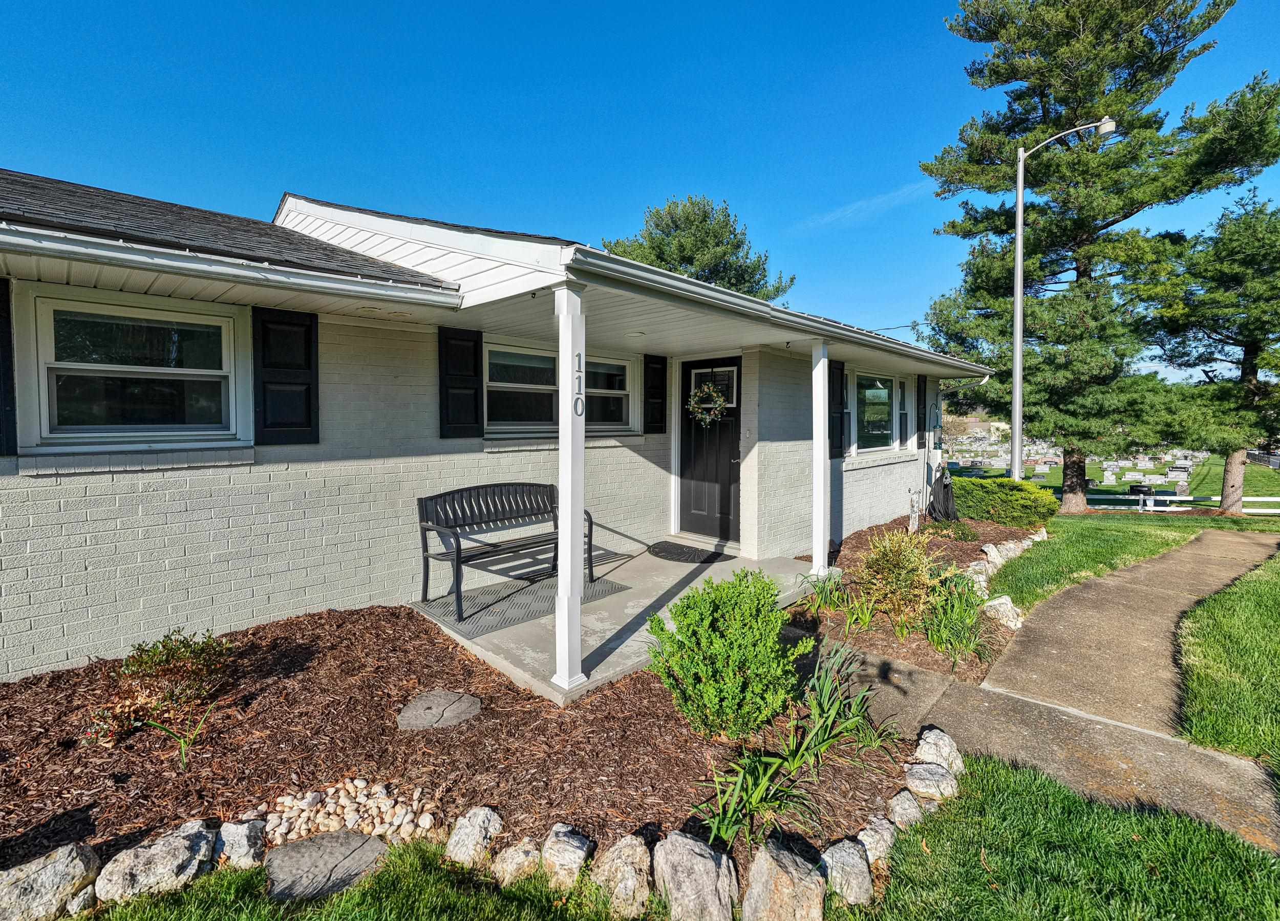 110 OAKWOOD DR, BRIDGEWATER, Virginia 22812, 3 Bedrooms Bedrooms, ,2 BathroomsBathrooms,Residential,110 OAKWOOD DR,675806 MLS # 675806