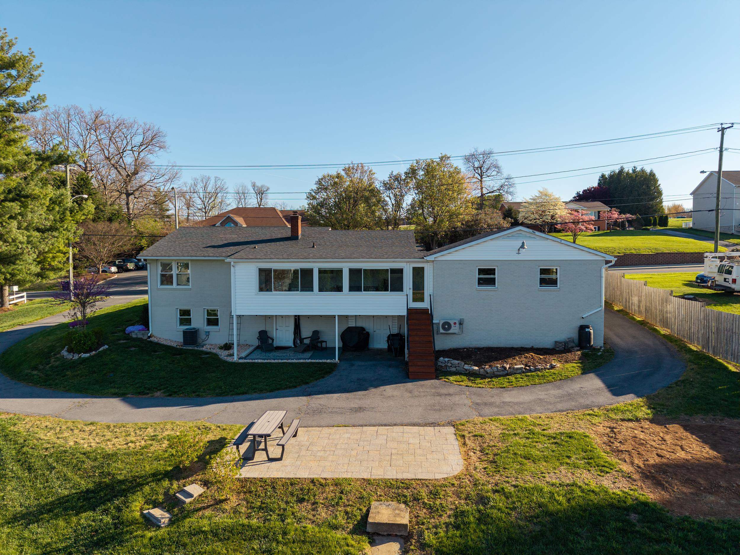 110 OAKWOOD DR, BRIDGEWATER, Virginia 22812, 3 Bedrooms Bedrooms, ,2 BathroomsBathrooms,Residential,110 OAKWOOD DR,675806 MLS # 675806