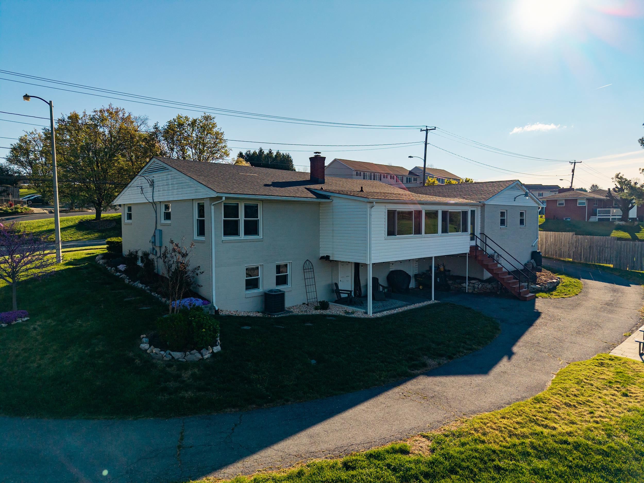 110 OAKWOOD DR, BRIDGEWATER, Virginia 22812, 3 Bedrooms Bedrooms, ,2 BathroomsBathrooms,Residential,110 OAKWOOD DR,675806 MLS # 675806