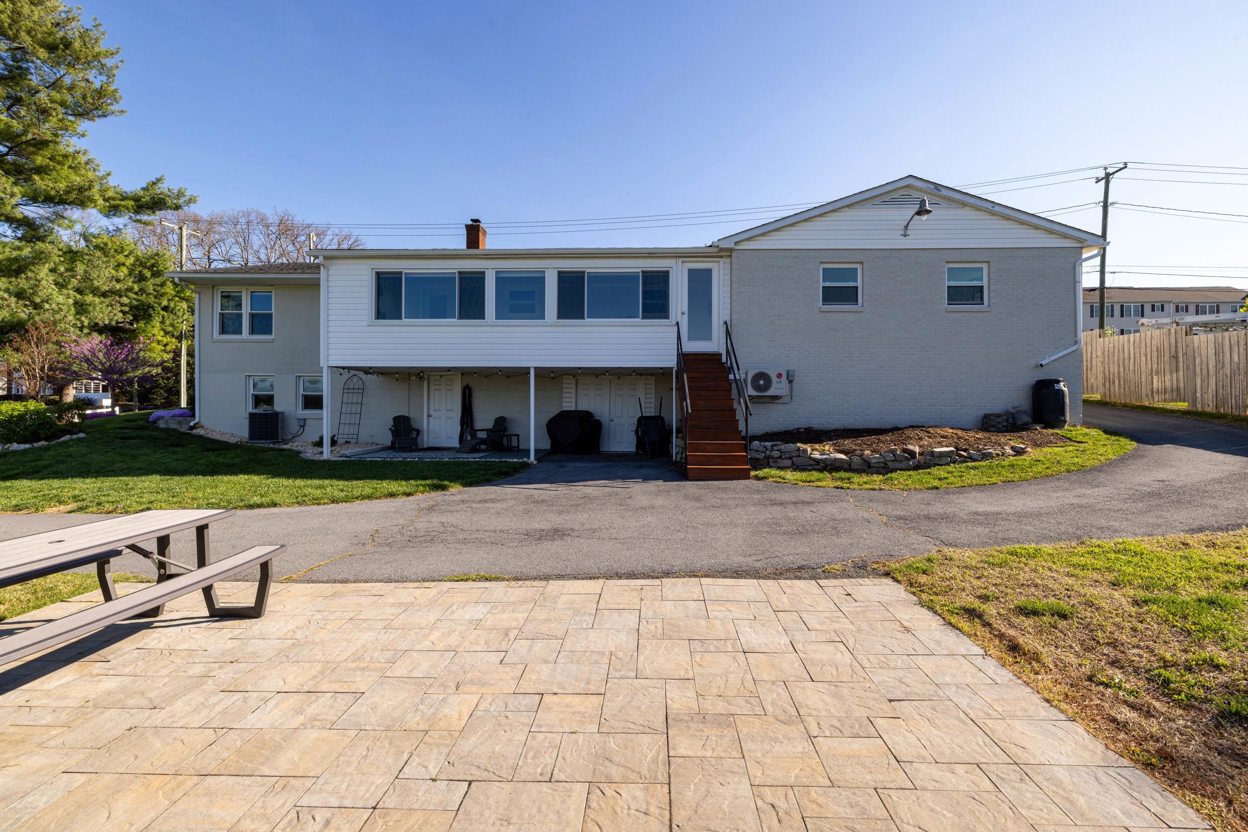 110 OAKWOOD DR, BRIDGEWATER, Virginia 22812, 3 Bedrooms Bedrooms, ,2 BathroomsBathrooms,Residential,110 OAKWOOD DR,675806 MLS # 675806