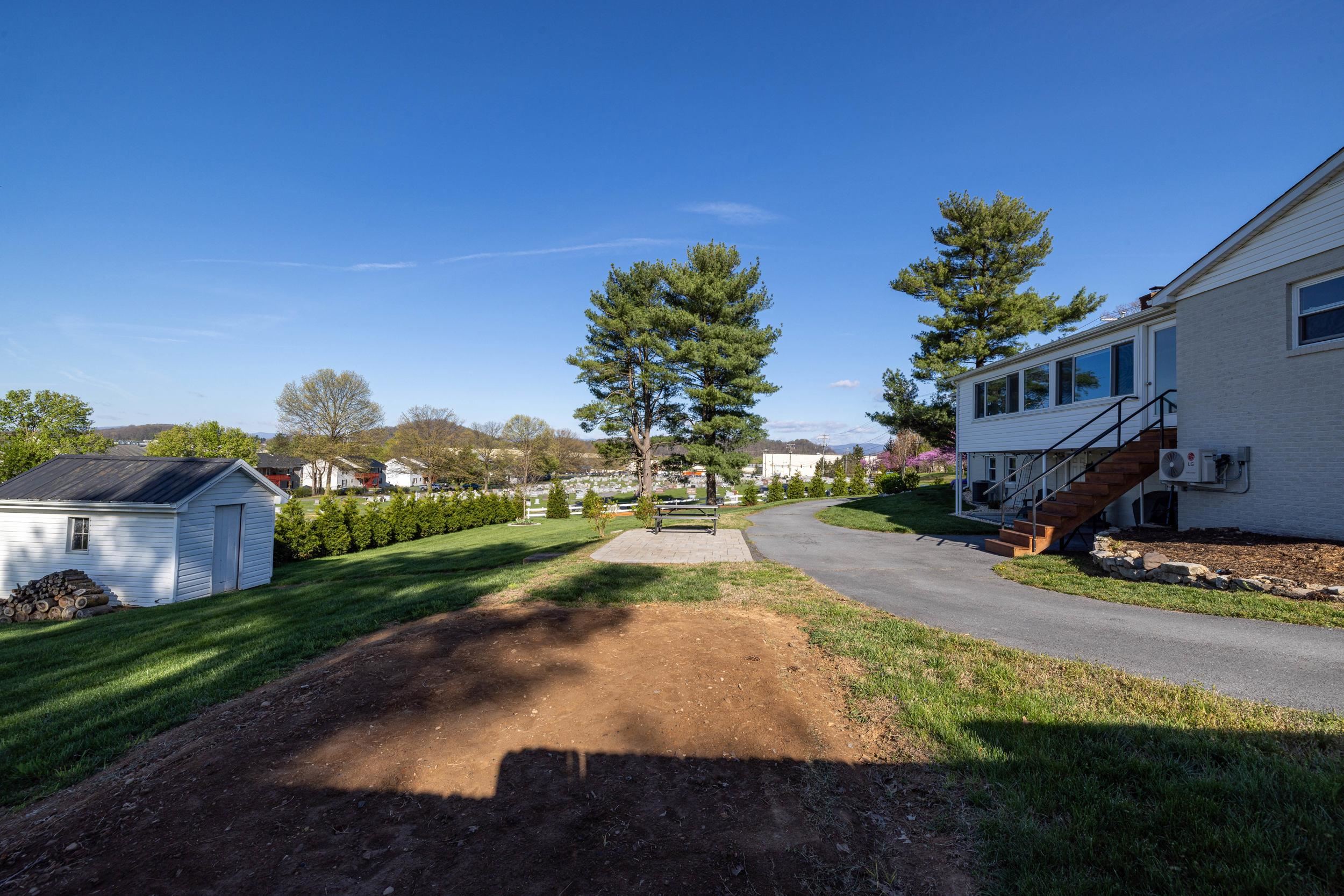 110 OAKWOOD DR, BRIDGEWATER, Virginia 22812, 3 Bedrooms Bedrooms, ,2 BathroomsBathrooms,Residential,110 OAKWOOD DR,675806 MLS # 675806