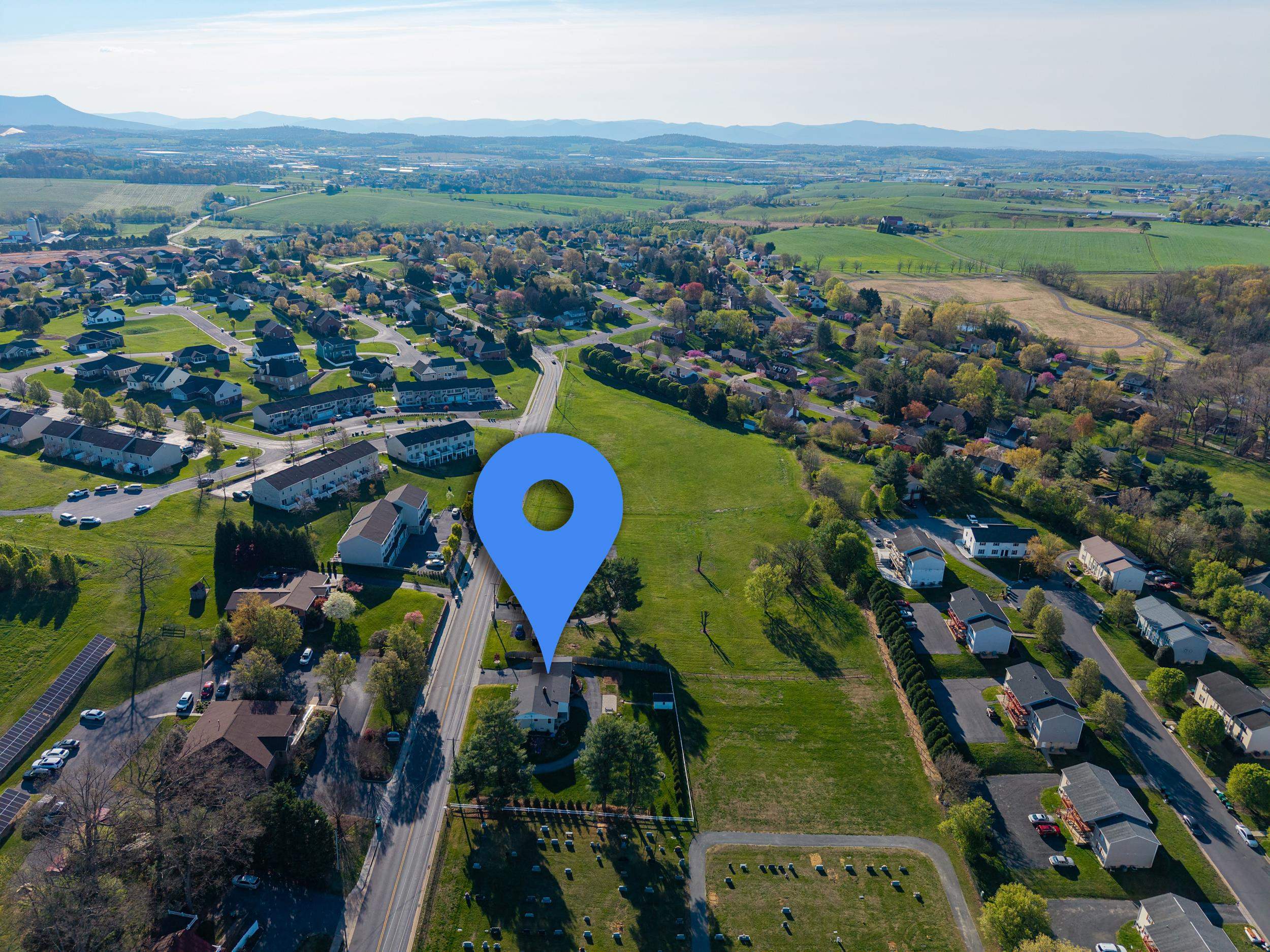 110 OAKWOOD DR, BRIDGEWATER, Virginia 22812, 3 Bedrooms Bedrooms, ,2 BathroomsBathrooms,Residential,110 OAKWOOD DR,675806 MLS # 675806