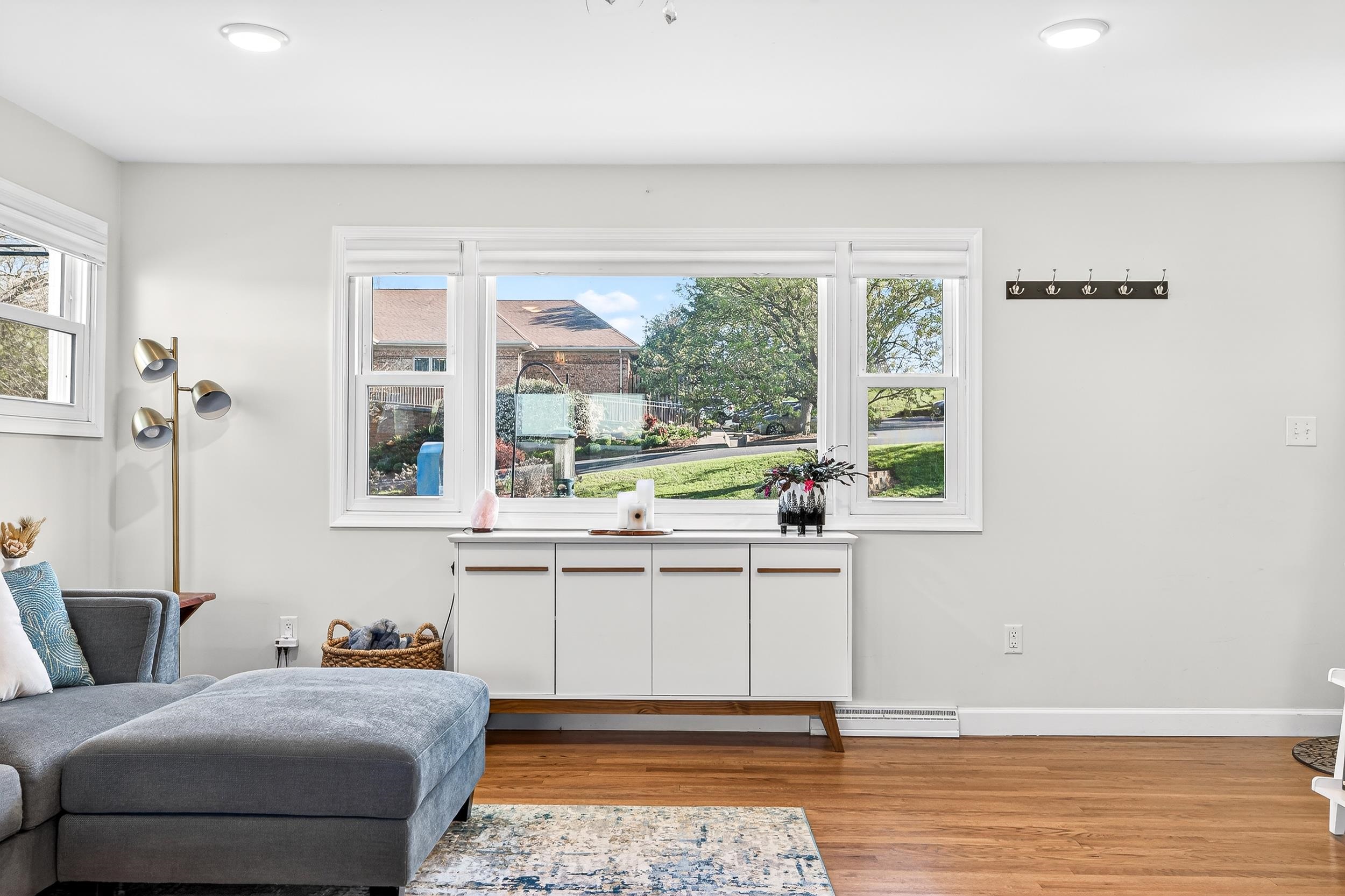 110 OAKWOOD DR, BRIDGEWATER, Virginia 22812, 3 Bedrooms Bedrooms, ,2 BathroomsBathrooms,Residential,110 OAKWOOD DR,675806 MLS # 675806