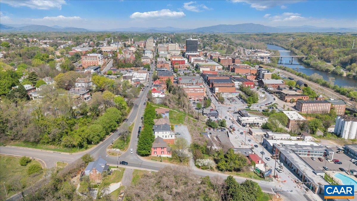 1408 CHURCH ST, LYNCHBURG, Virginia 24504, 5 Bedrooms Bedrooms, ,2 BathroomsBathrooms,Residential,1408 CHURCH ST,675808 MLS # 675808