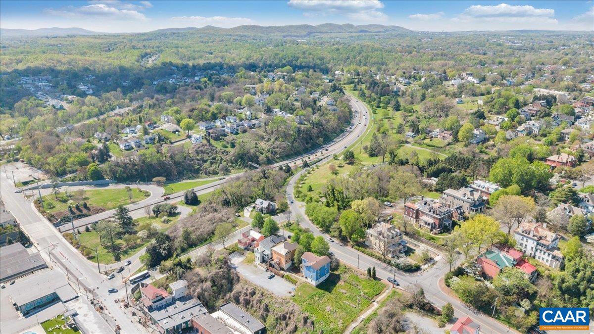 1408 CHURCH ST, LYNCHBURG, Virginia 24504, 5 Bedrooms Bedrooms, ,2 BathroomsBathrooms,Residential,1408 CHURCH ST,675808 MLS # 675808