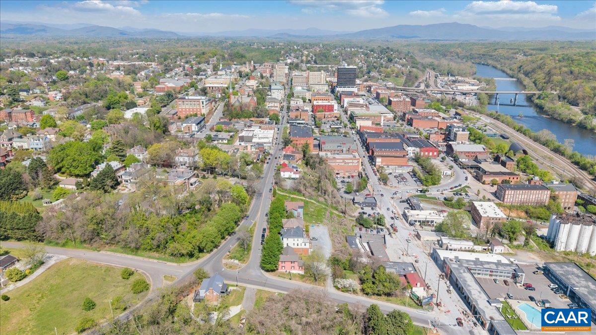 1408 CHURCH ST, LYNCHBURG, Virginia 24504, 5 Bedrooms Bedrooms, ,2 BathroomsBathrooms,Residential,1408 CHURCH ST,675808 MLS # 675808