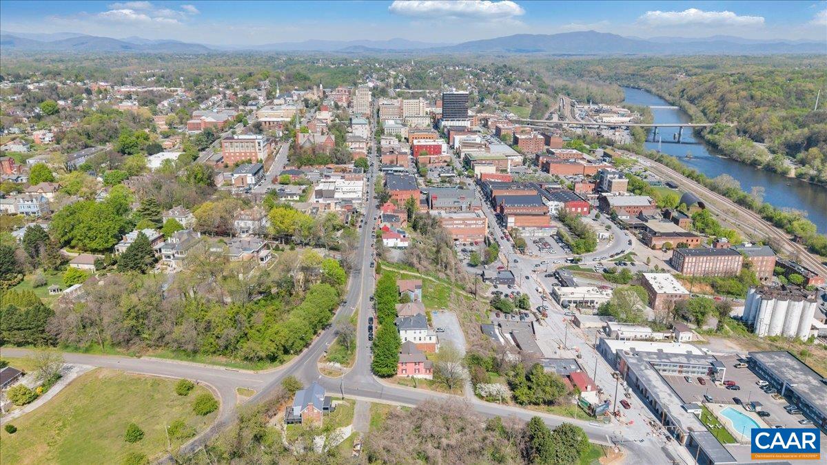 1408 CHURCH ST, LYNCHBURG, Virginia 24504, 5 Bedrooms Bedrooms, ,2 BathroomsBathrooms,Residential,1408 CHURCH ST,675808 MLS # 675808