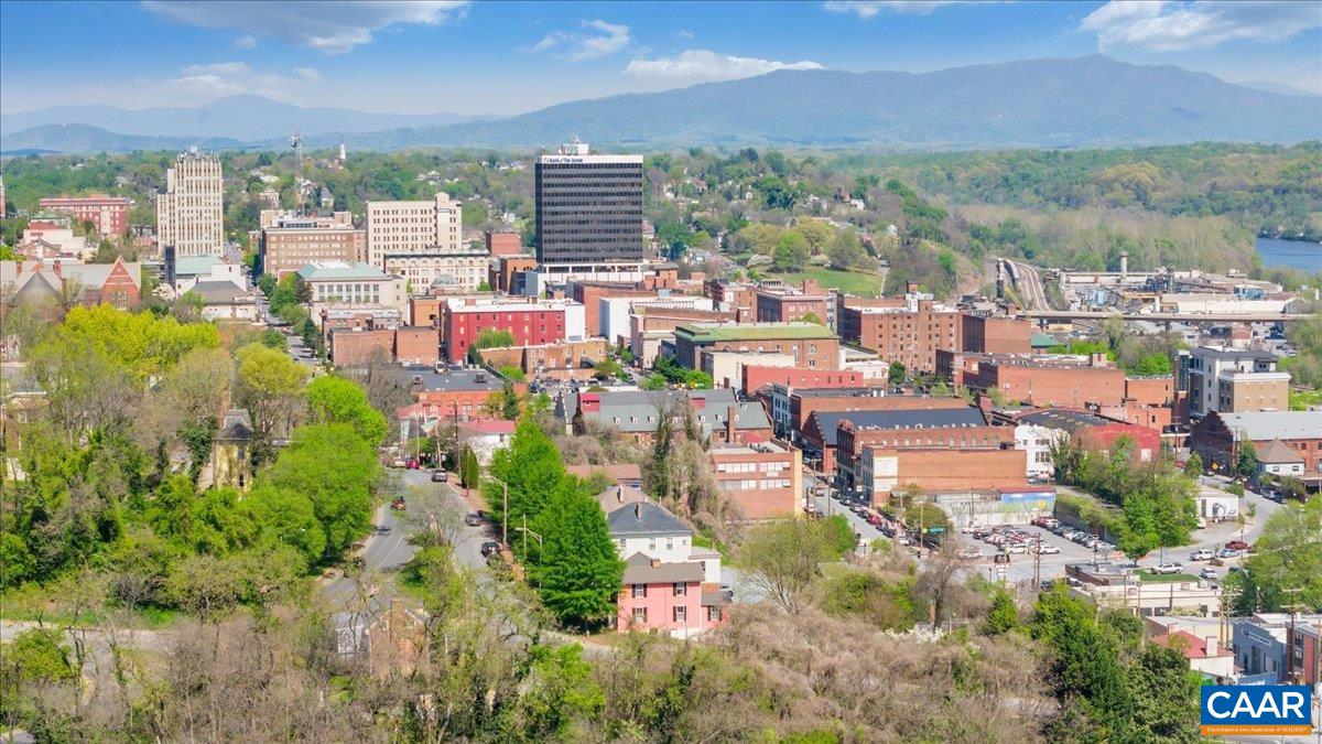 1408 CHURCH ST, LYNCHBURG, Virginia 24504, 5 Bedrooms Bedrooms, ,2 BathroomsBathrooms,Residential,1408 CHURCH ST,675808 MLS # 675808